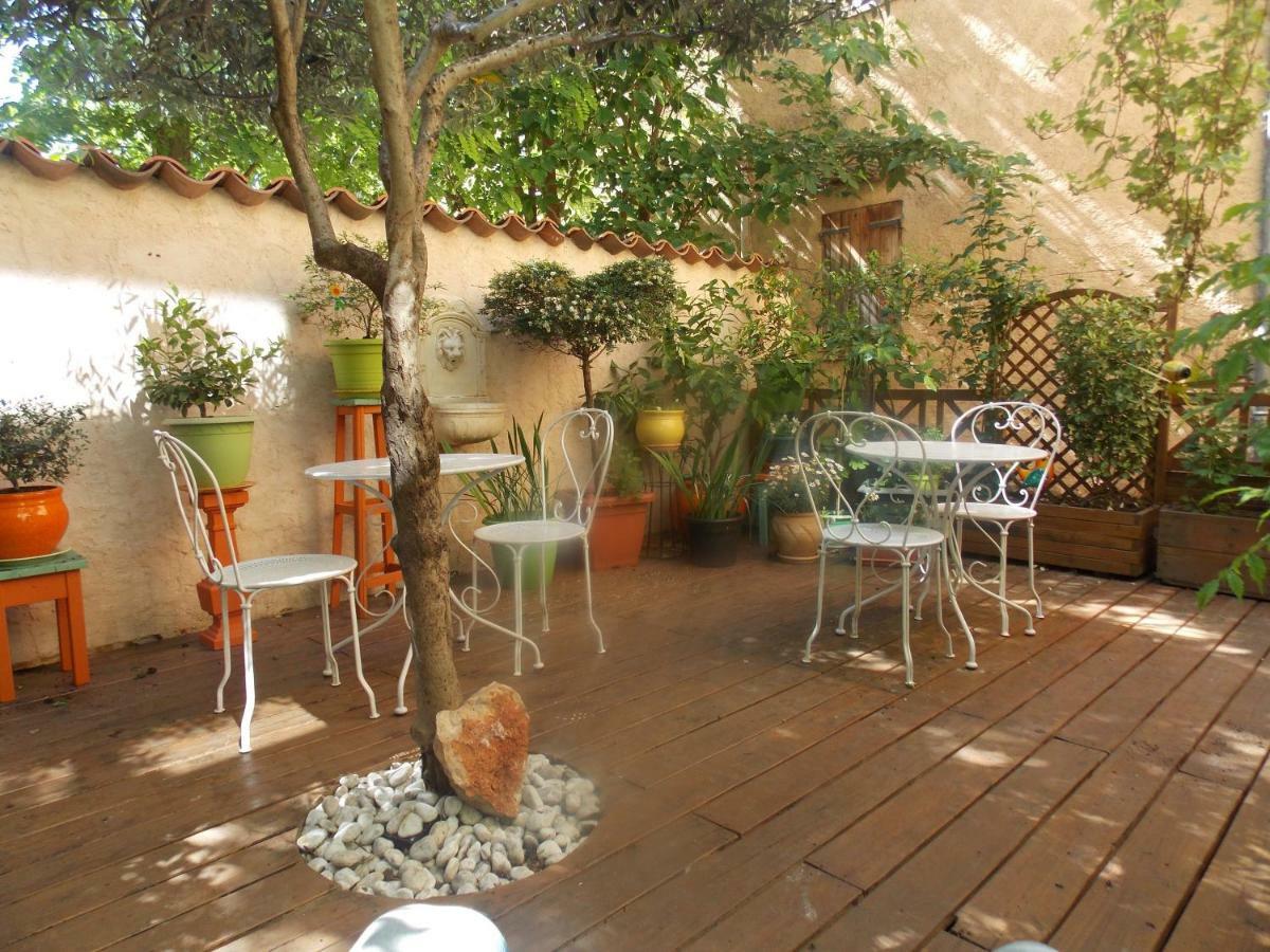 La Maison Du Bonheur Aups Exterior photo